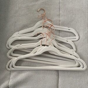 12 pack velvet hangers